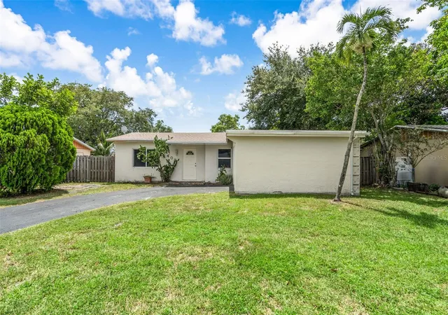 Photo 3 of Single family home for sale at 405 Sw 77th Avenue, North Lauderdale, FL 33068 | MLS# TB8531427 | Listing updated on 2026-08-04