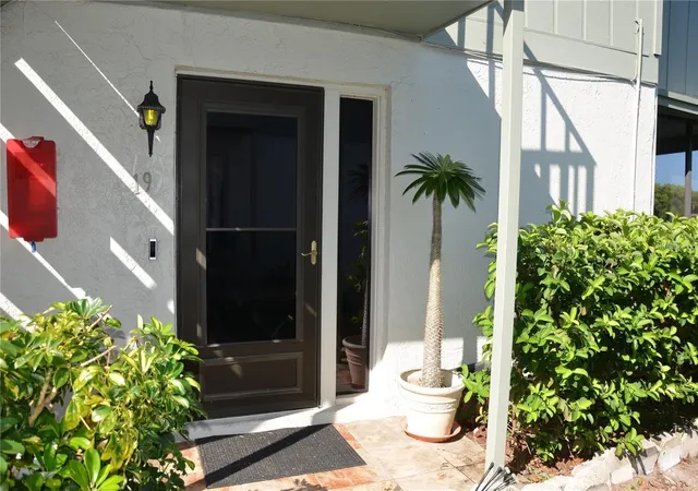2nd image of 1960 Union St, Clearwater, FL 33763