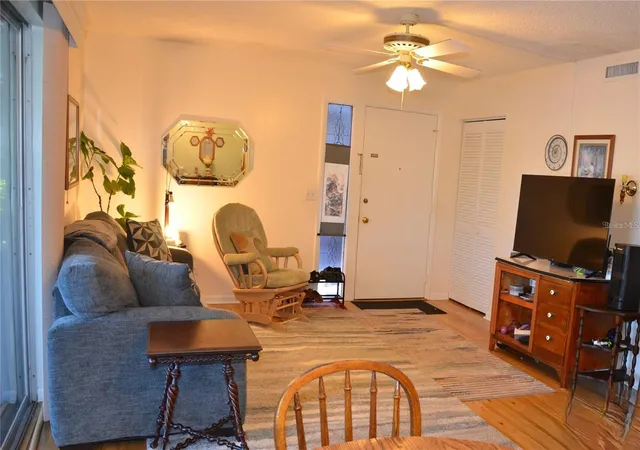 4th image of 1960 Union St, Clearwater, FL 33763