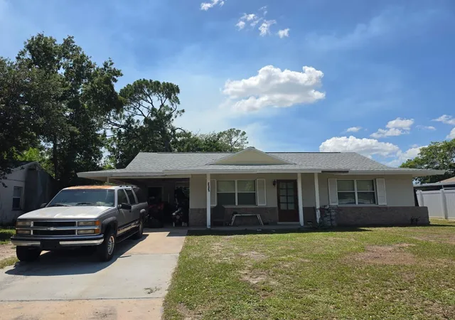 Photo 1 of Single family home for sale at 3940 Berkshire Dr, Sarasota, FL 34241 | MLS# A4700687 | Listing updated on 2026-07-25