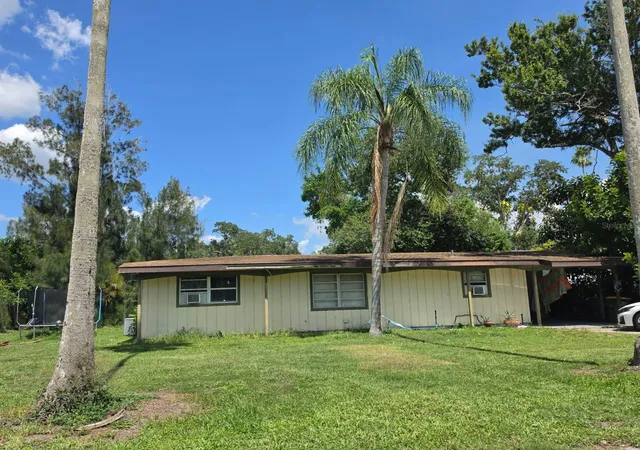 Photo 3 of Single family home for sale at 1125 Pattison Ave, Sarasota, FL 34237 | MLS# A4700688 | Listing updated on 2026-07-25