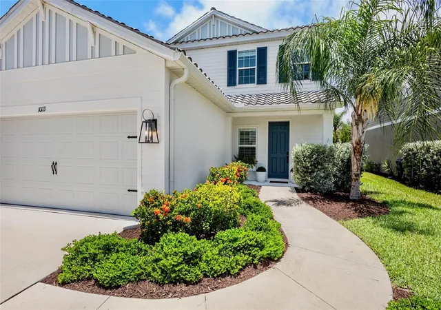 Photo 2 of Single family home for sale at 10113 Canaveral Cir, Sarasota, FL 34241 | MLS# A4700692 | Listing updated on 2026-09-04