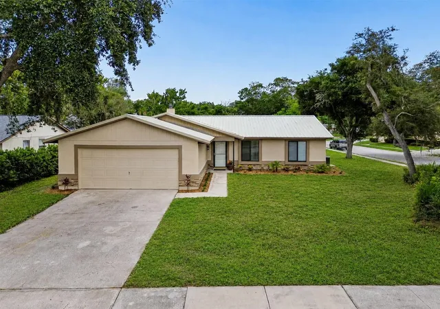 Photo 1 of Single family home for sale at 10305 Turkey Oak Dr, New Port Richey, FL 34654 | MLS# W7887856 | Listing updated on 2026-08-31