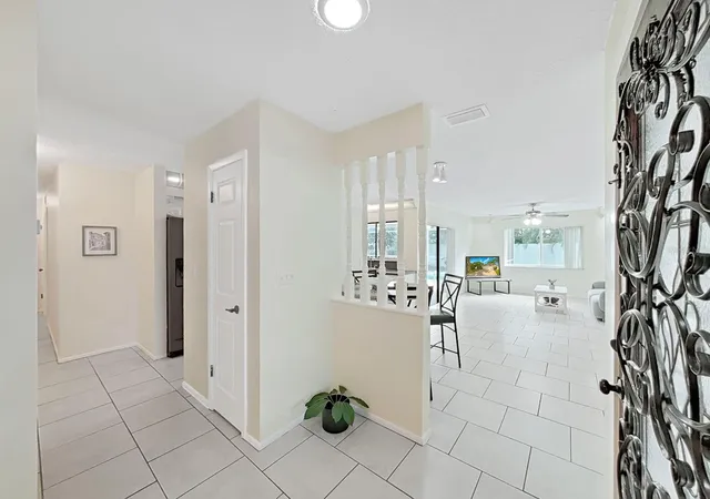 4th image of 6996 122Nd Dr, Largo, FL 33773 | MLS# TB8531456