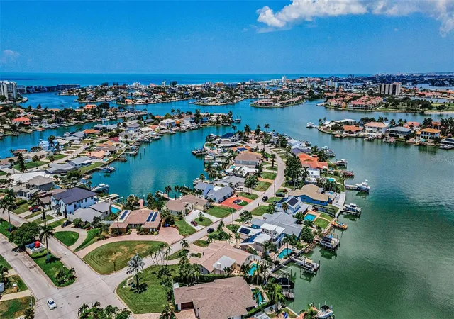 Photo 3 of Single family home for sale at 7901 10th Avenue S, Saint Petersburg, FL 33707 | MLS# TB8531458 | Listing updated on 2026-10-20