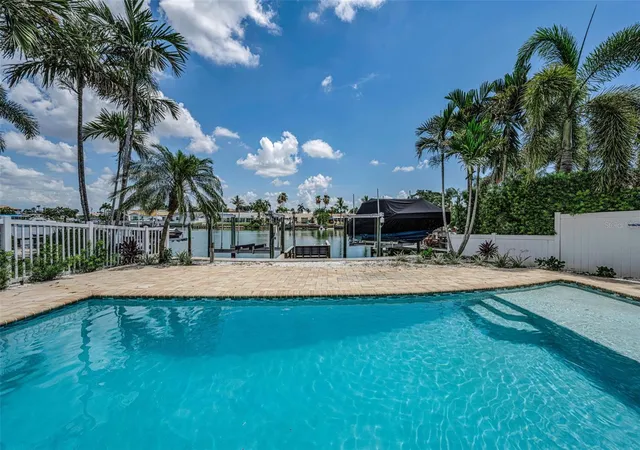 Photo 1 of Single family home for sale at 7901 10th Avenue S, Saint Petersburg, FL 33707 | MLS# TB8531458 | Listing updated on 2026-10-20