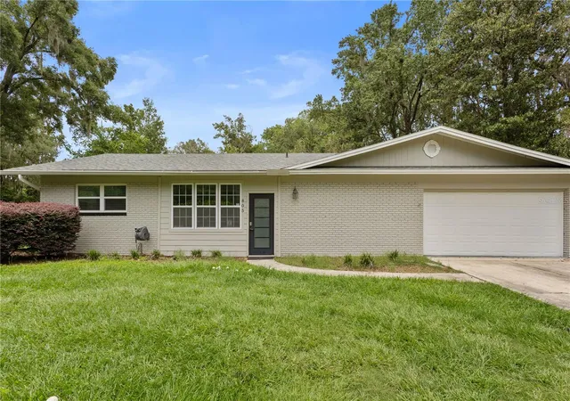 2nd image of 805 Nw 40th Ter, Gainesville, FL 32605 | MLS# GC542139