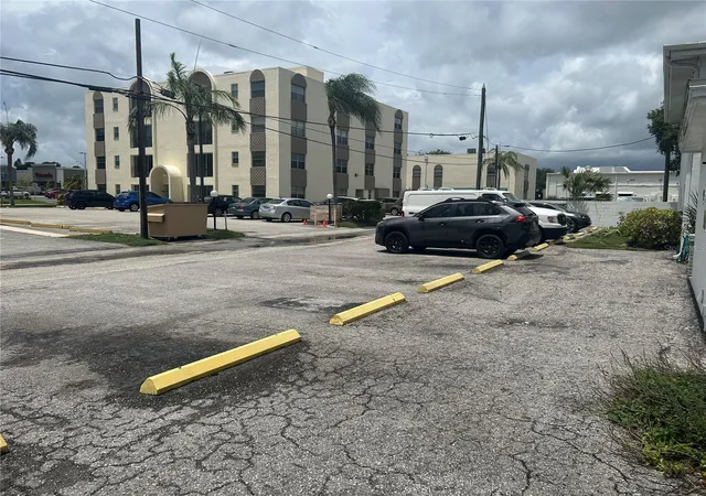 Photo 3 of Condo for sale at 300 35th Avenue N #F8, Saint Petersburg, FL 33704 | MLS# TB8531464 | Listing updated on 2026-07-23