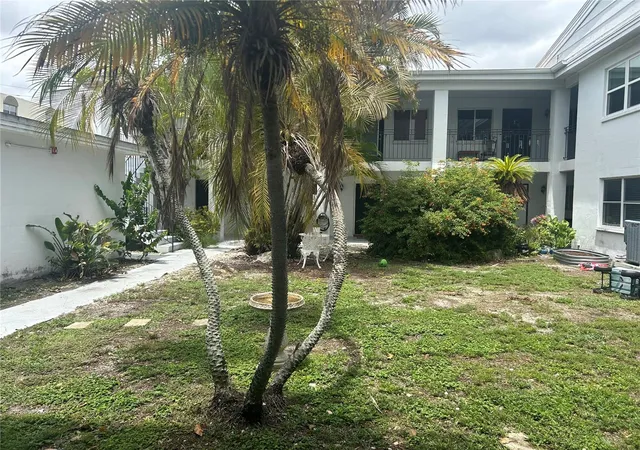 Photo 3 of Condo for sale at 300 35th Avenue N #F8, Saint Petersburg, FL 33704 | MLS# TB8531464 | Listing updated on 2026-07-23