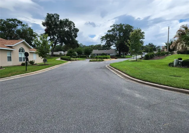 17th image of 2301 Se 19th Cir, Ocala, FL 34471 | MLS# OM728959