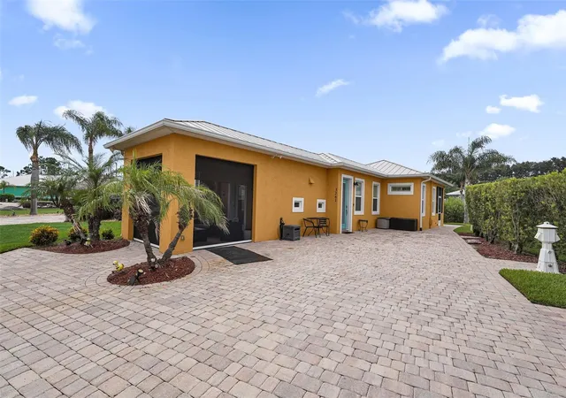 2nd image of 3261 Fish Hawk Dr, Polk City, FL 33868 | MLS# O6427105