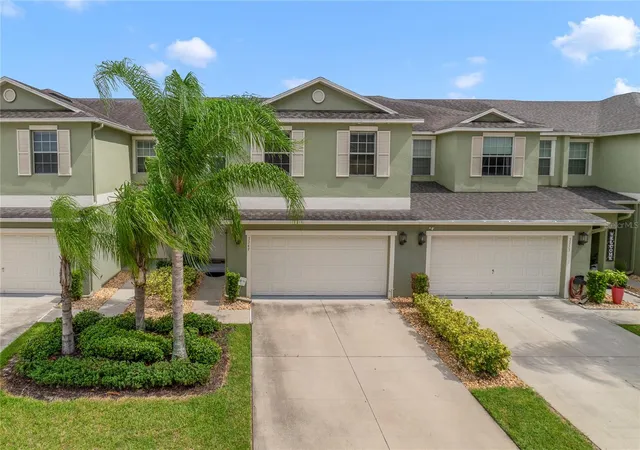 Photo 2 of Townhouse for sale at 3349 Rodrick Cir, Orlando, FL 32824 | MLS# O6427120 | Listing updated on 2026-09-01