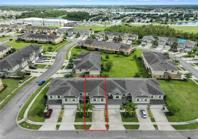 Photo 3 of Townhouse for sale at 3349 Rodrick Cir, Orlando, FL 32824 | MLS# O6427120 | Listing updated on 2026-09-01