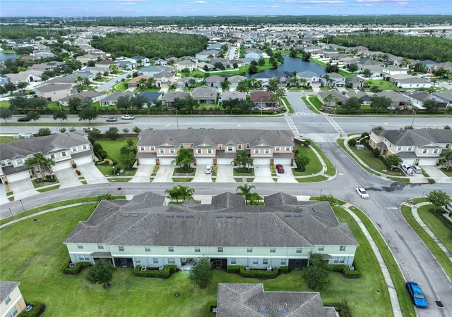 Photo 3 of Townhouse for sale at 3349 Rodrick Cir, Orlando, FL 32824 | MLS# O6427120 | Listing updated on 2026-09-01