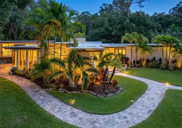 Photo 2 of Single family home for sale at 1653 Sunnybrook Ln, Clearwater, FL 33764 | MLS# TB8531519 | Listing updated on 2026-10-09
