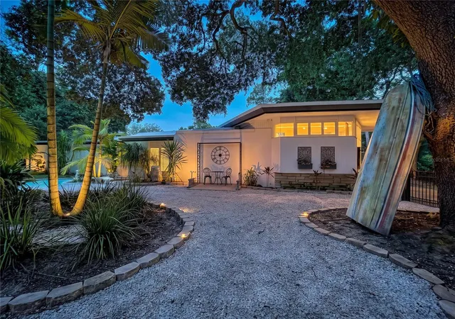 Photo 4 of Single family home for sale at 1653 Sunnybrook Ln, Clearwater, FL 33764 | MLS# TB8531519 | Listing updated on 2026-10-09