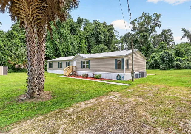 Photo 3 of Manufactured home for sale at 13888 Sw 5th Pl, Ocala, FL 34481 | MLS# OM728964 | Listing updated on 2026-09-29