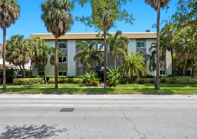 Photo 1 of Condo for sale at 125 5th Avenue Ne #210, Saint Petersburg, FL 33701 | MLS# TB8531526 | Listing updated on 2026-08-23