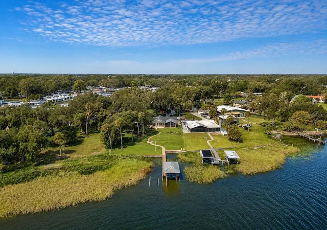 1st image of 606 N Shore Dr, Leesburg, FL 34748 | MLS# G5115395