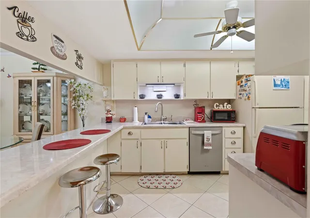 Listing Photo 5 - Condo for sale in building located at 7623 Radcliffe Cir, Port Richey, FL 34668 - Unit #211A
