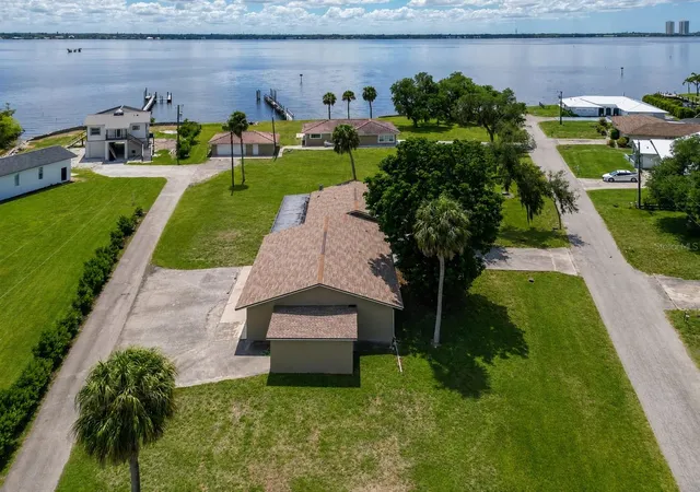 Listing Photo 3 - Condo for sale in building located at 1818/1822 Stevenson Rd, NORTH FORT MYERS, FL 33917