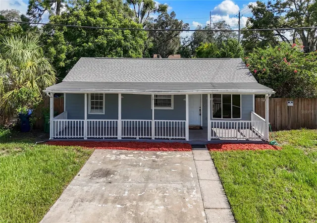 Photo 1 of Single family home for sale at 320 E Althea Ave, Tampa, FL 33612 | MLS# TB8531552 | Listing updated on 2026-09-12
