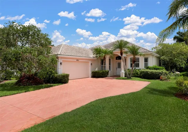 Single family home for sale at 6852 Sagebrush Cir, SARASOTA, FL 34243 | MLS# O6427168