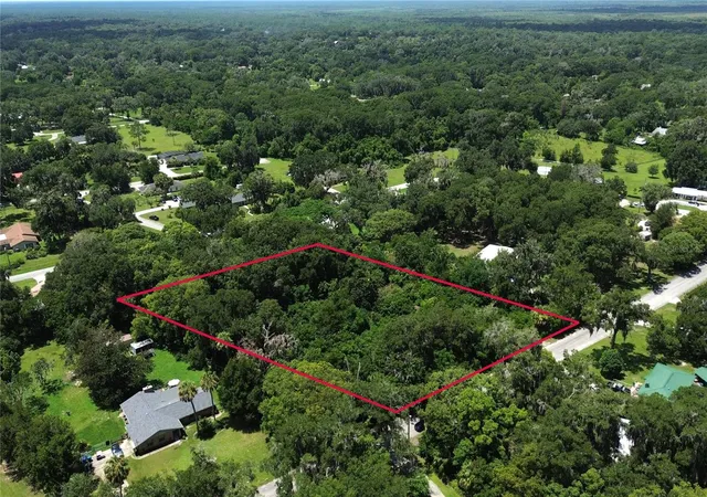 Photo 3 of Sale Pending at 1820 Carr St, Deland, FL 32720 | MLS# V4950328 | Listing updated on 2026-10-02