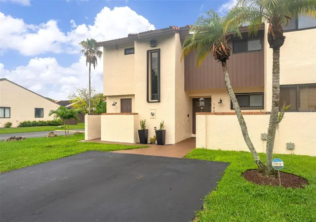 Photo 3 of Townhouse for sale at 14932 Southwest 89th St, Miami, FL 33196 | MLS# TB8531562 | Listing updated on 2026-07-24
