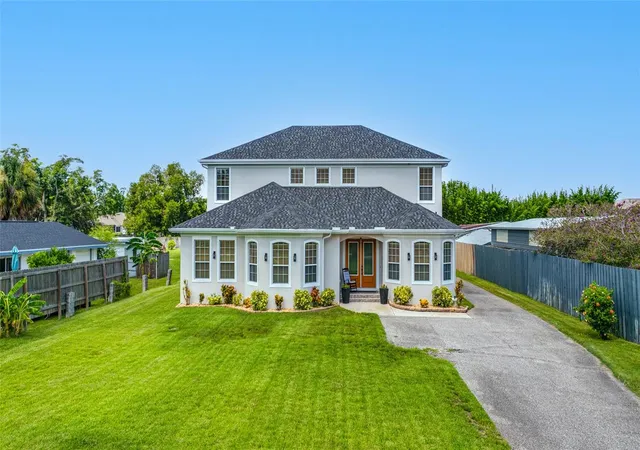 Photo 4 of Single family home for sale at 13030 Delwood Rd, Tampa, FL 33624 | MLS# TB8531570 | Listing updated on 2026-10-06