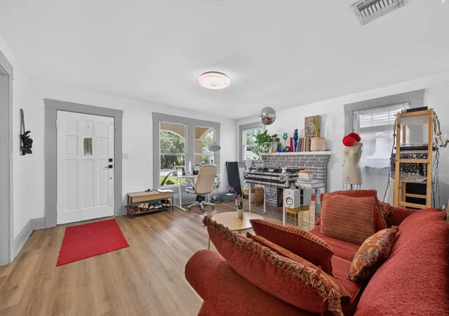 Photo 4 of Single family home for sale at 6020 N Flora Vista Ave, Tampa, FL 33604 | MLS# TB8531584 | Listing updated on 2026-08-27