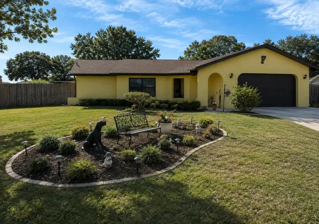 Single family home for sale at 7054 Lexington Cir, BROOKSVILLE, FL 34602 | MLS# TB8531587