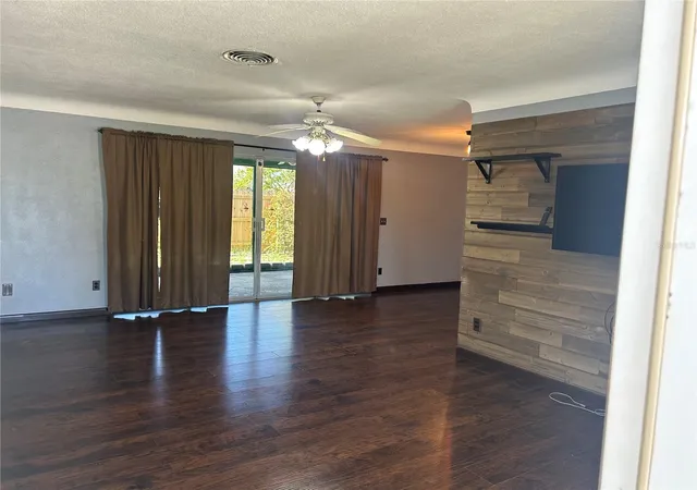 4th image of 13406 Bellewood Ave, Seminole, FL 33776 | MLS# TB8531590