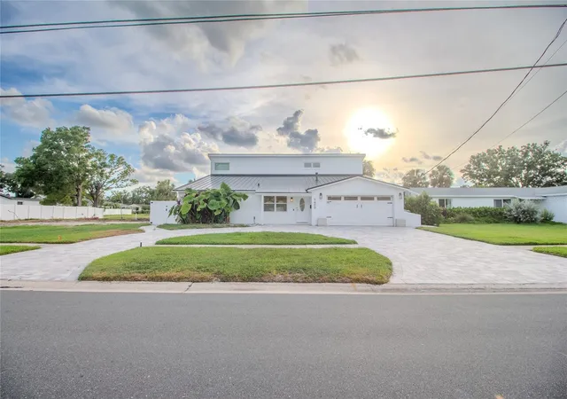2nd image of 5400 Denver St Ne, St Petersburg, FL 33703 | MLS# TB8531593