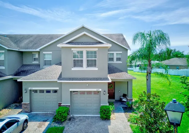 Townhouse for sale at 6425 Torrington Cir, LAKELAND, FL 33811 | MLS# L4963691