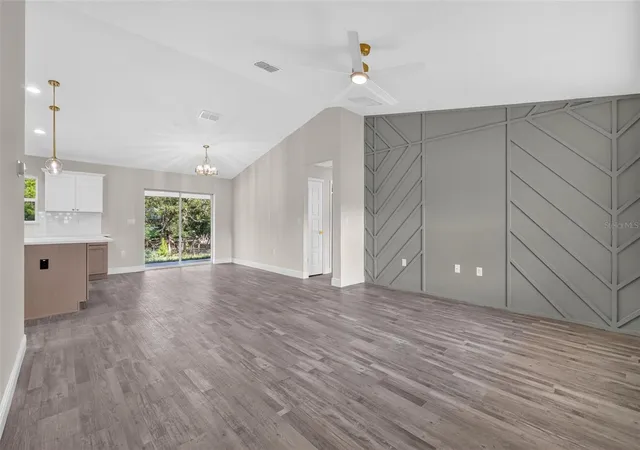 Photo 3 of Single family home for sale at 153 Oak Cir, Ocala, FL 34472 | MLS# OM728977 | Listing updated on 2026-09-02