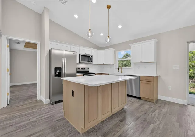 Photo 4 of Single family home for sale at 153 Oak Cir, Ocala, FL 34472 | MLS# OM728977 | Listing updated on 2026-09-02