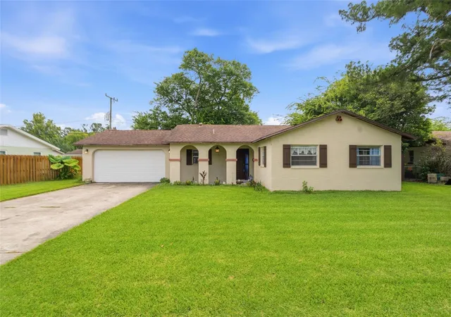 Photo 1 of Single family home for sale at 2021 Oriole Ln, South Daytona, FL 32119 | MLS# NS1088794 | Listing updated on 2026-09-30