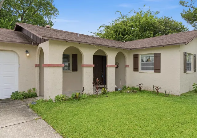 Photo 3 of Single family home for sale at 2021 Oriole Ln, South Daytona, FL 32119 | MLS# NS1088794 | Listing updated on 2026-09-30