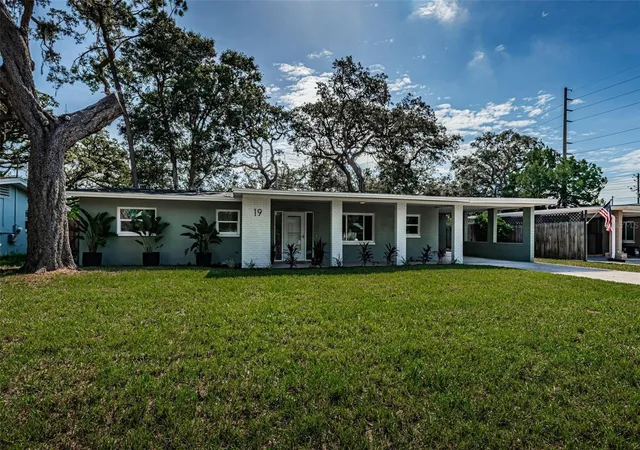 2nd image of 19 Ventura Dr, Dunedin, FL 34698 | MLS# TB8531611