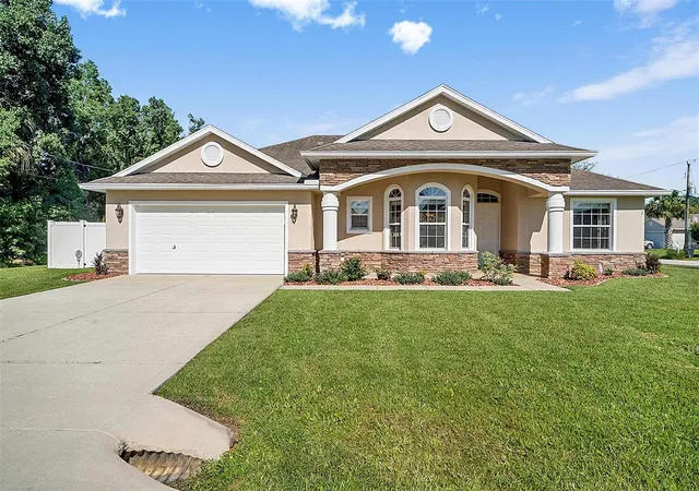 Photo 1 of Single family home for sale at 2 Lytton Ln, Palm Coast, FL 32137 | MLS# FC320135 | Listing updated on 2026-08-02