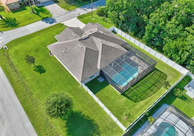 Photo 3 of Single family home for sale at 2 Lytton Ln, Palm Coast, FL 32137 | MLS# FC320135 | Listing updated on 2026-08-02
