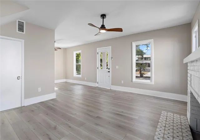 5th image of 821 E Lemon Ave, Eustis, FL 32726 | MLS# O6427228
