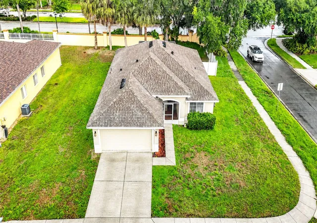 Photo 2 of Single family home for sale at 1129 Conch Ct, Wesley Chapel, FL 33544 | MLS# TB8531619 | Listing updated on 2026-10-06