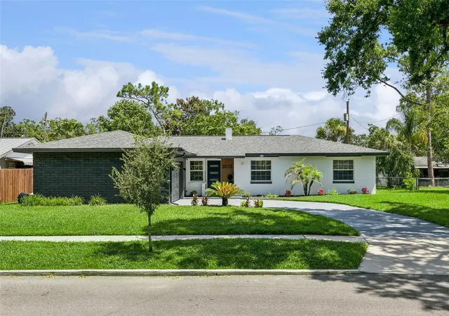 Photo 2 of Single family home for sale at 2833 Prince John Rd, Winter Park, FL 32792 | MLS# O6427246 | Listing updated on 2026-09-15