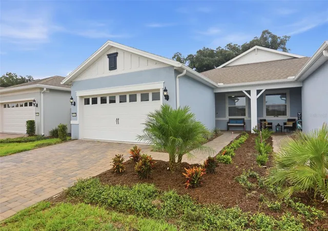 Photo 2 of Single family home for sale at 13640 Splashing Isla Dr, Winter Garden, FL 34787 | MLS# O6427250 | Listing updated on 2026-08-23