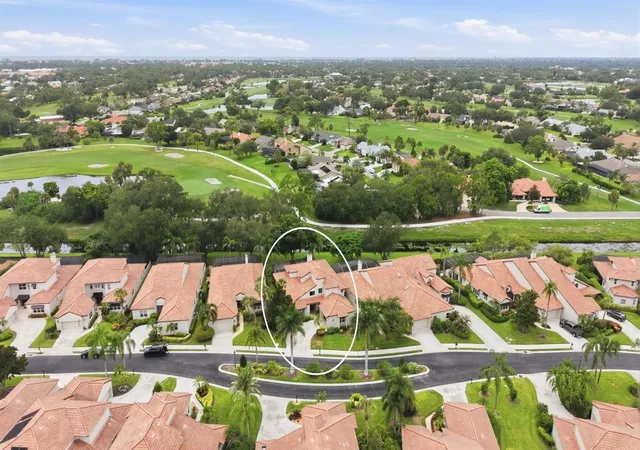 Photo 4 of Single family home for sale at 7596 Calle Facil, Sarasota, FL 34238 | MLS# A4700743 | Listing updated on 2026-09-16