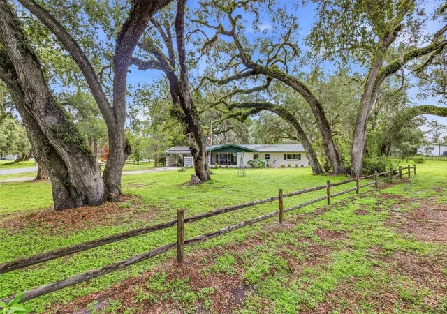 2nd image of 34746 Gardenia Wy, Dade City, FL 33523 | MLS# TB8531659