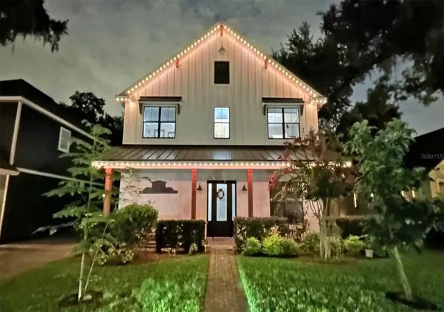 Photo 2 of Single family home for sale at 215 S Highland Ave, Winter Garden, FL 34787 | MLS# S5154193 | Listing updated on 2026-07-31