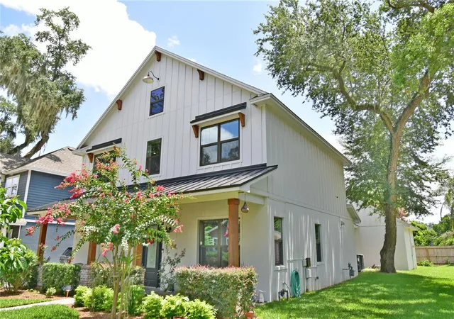 Photo 3 of Single family home for sale at 215 S Highland Ave, Winter Garden, FL 34787 | MLS# S5154193 | Listing updated on 2026-07-31